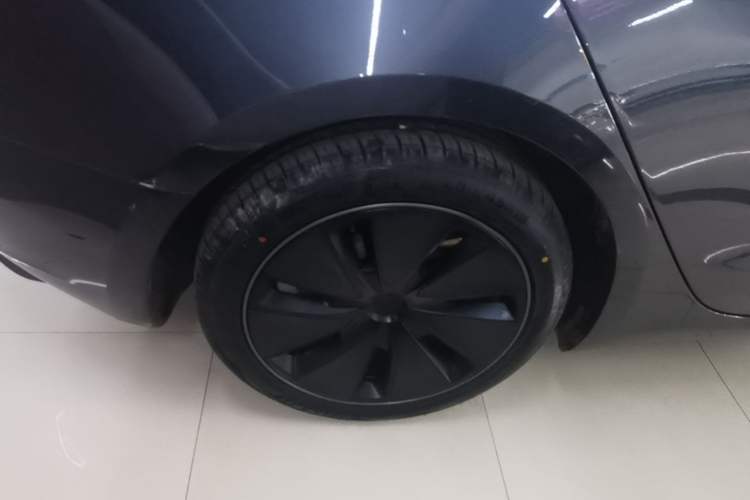 Used Tesla Model 3 2023 Rear-Wheel-Drive Version Right Rear Wheel Hub