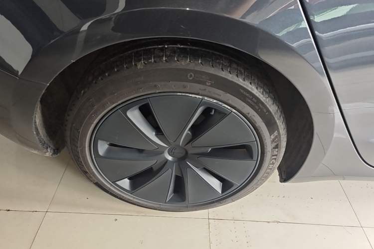Used Tesla Model 3 2023 Rear-Wheel-Drive Version Right Rear Wheel Hub