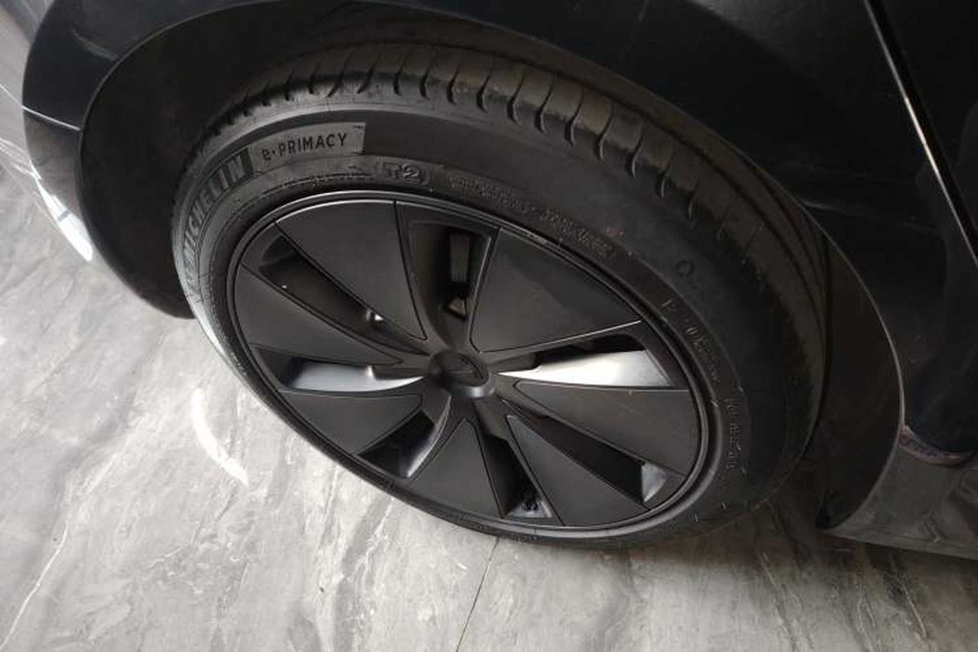 Used Tesla Model 3 2023 Long-Range All-Wheel-Drive Version Right Rear Wheel Hub