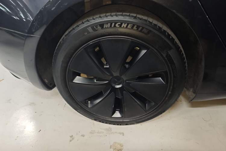 Used Tesla Model 3 2023 Rear-Wheel-Drive Version Right Rear Wheel Hub