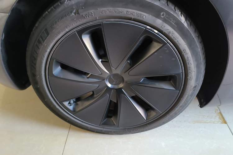 Used Tesla Model 3 2023 Rear-Wheel-Drive Version Right Rear Wheel Hub