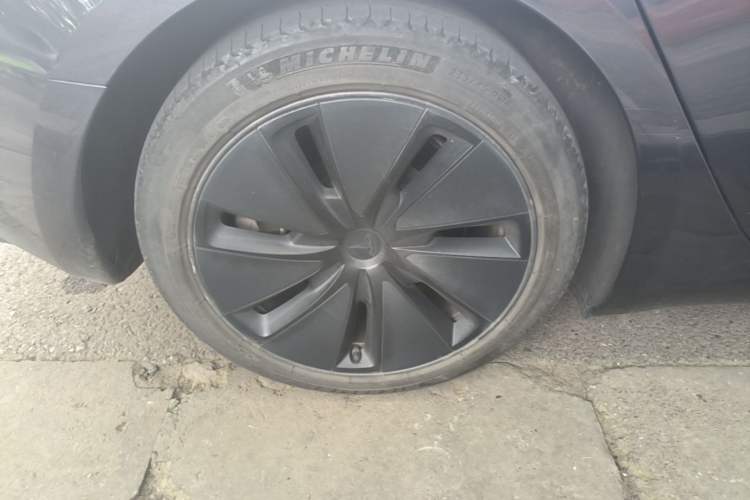 Used Tesla Model 3 2023 Rear-Wheel-Drive Version Right Rear Wheel Hub
