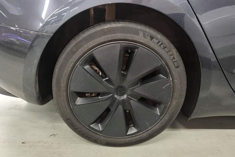 Used Tesla Model 3 2023 Rear-Wheel-Drive Version Right Rear Wheel Hub