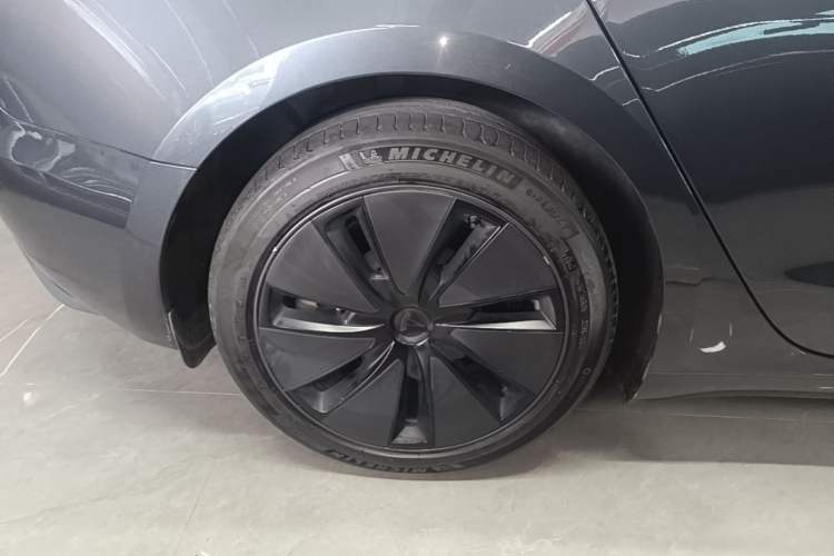 Used Tesla Model 3 2023 Rear-Wheel-Drive Version Right Rear Wheel Hub