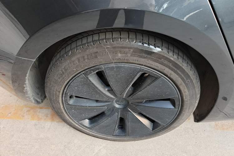 Used Tesla Model 3 2023 Rear-Wheel-Drive Version Right Rear Wheel Hub
