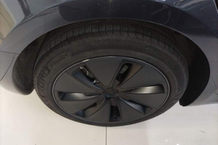 Used Tesla Model 3 2023 Rear-Wheel-Drive Version Right Rear Wheel Hub