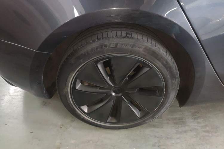 Used Tesla Model 3 2023 Rear-Wheel-Drive Version Right Rear Wheel Hub