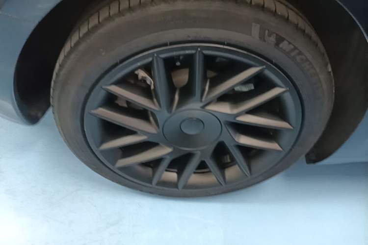 Used Tesla Model 3 2023 Rear-Wheel-Drive Version Right Rear Wheel Hub
