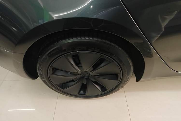 Used Tesla Model 3 2023 Rear-Wheel-Drive Version Right Rear Wheel Hub