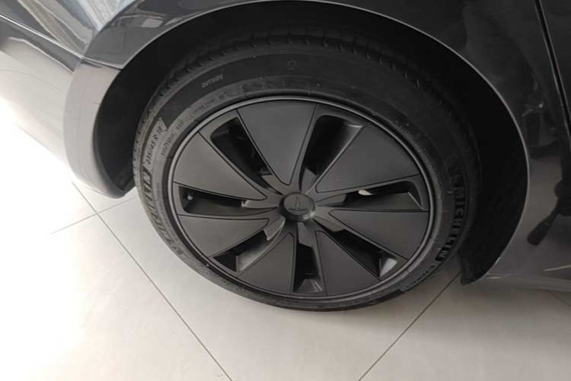 Used Tesla Model 3 2023 Rear-Wheel-Drive Version Right Rear Wheel Hub