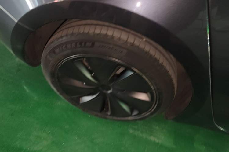 Used Tesla Model 3 2023 Rear-Wheel-Drive Version Right Rear Wheel Hub