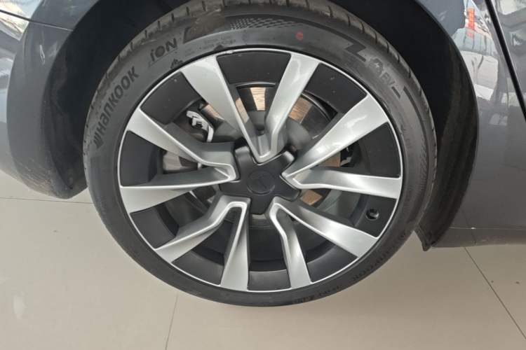Used Tesla Model 3 2023 Rear-Wheel-Drive Version Right Rear Wheel Hub
