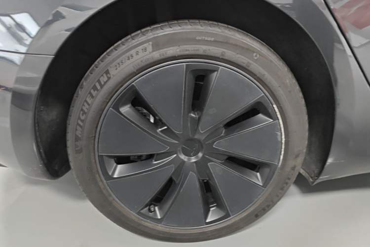 Used Tesla Model 3 2023 Rear-Wheel-Drive Version Right Rear Wheel Hub