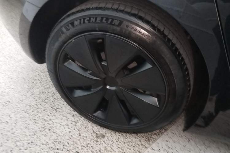 Used Tesla Model 3 2023 Rear-Wheel-Drive Version Right Rear Wheel Hub