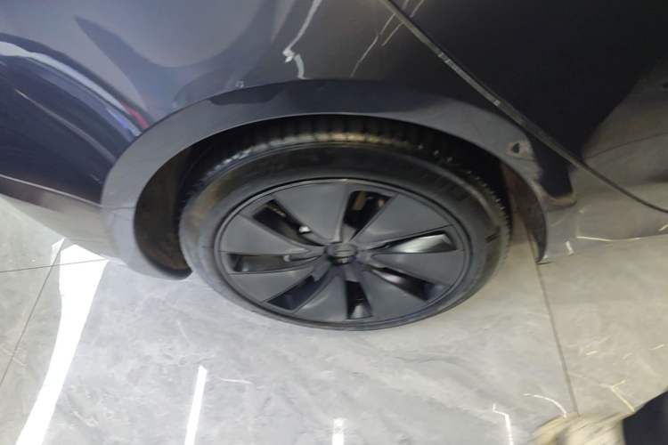Used Tesla Model 3 2023 Rear-Wheel-Drive Version Right Rear Wheel Hub
