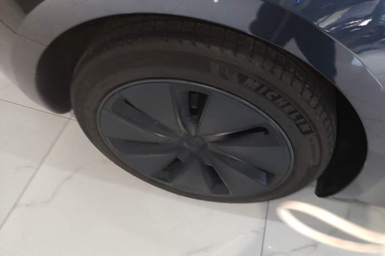 Used Tesla Model 3 2023 Rear-Wheel-Drive Version Right Rear Wheel Hub