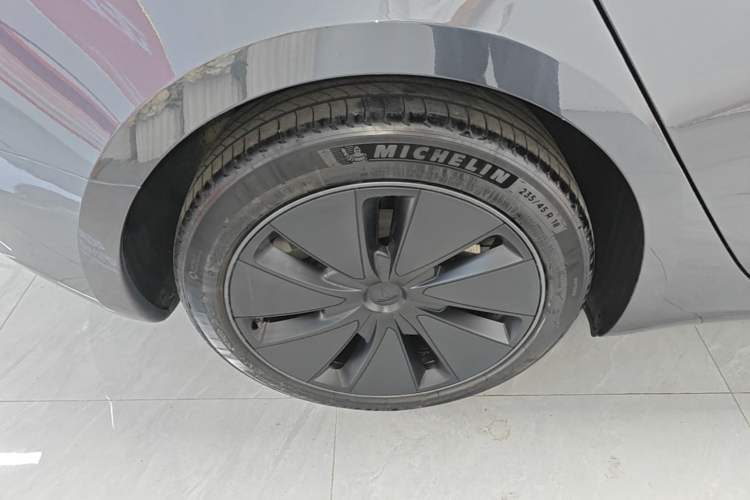 Used Tesla Model 3 2023 Rear-Wheel-Drive Version Right Rear Wheel Hub