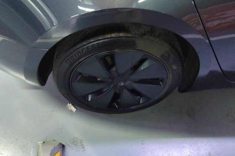 Used Tesla Model 3 2023 Long-Range All-Wheel-Drive Version Right Rear Wheel Hub