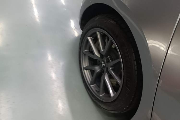 Used Tesla Model 3 2023 Rear-Wheel-Drive Version Right Rear Wheel Hub
