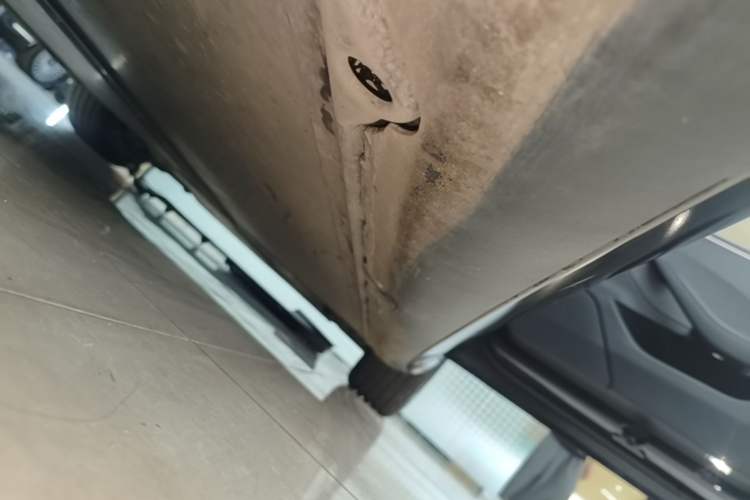 Used Tesla Model 3 2023 Rear-Wheel-Drive Version Right Side Sill