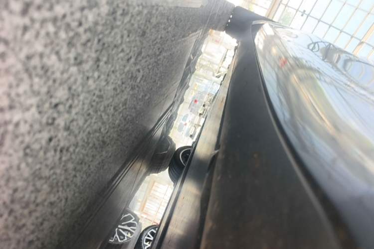 Used Tesla Model 3 2023 Rear-Wheel-Drive Version Right Side Sill