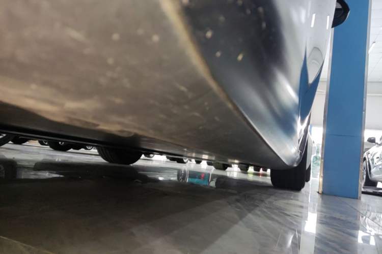 Used Tesla Model 3 2023 Long-Range All-Wheel-Drive Version Right Side Sill