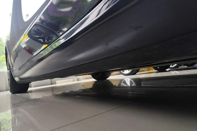 Used Tesla Model 3 2023 Rear-Wheel-Drive Version Right Side Sill