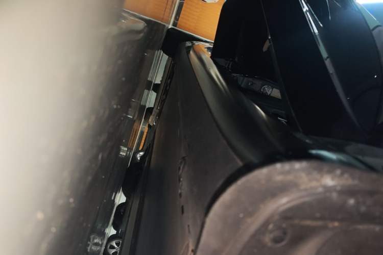 Used Tesla Model 3 2023 Rear-Wheel-Drive Version Right Side Sill