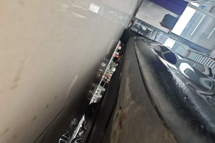 Used Tesla Model 3 2023 Rear-Wheel-Drive Version Right Side Sill