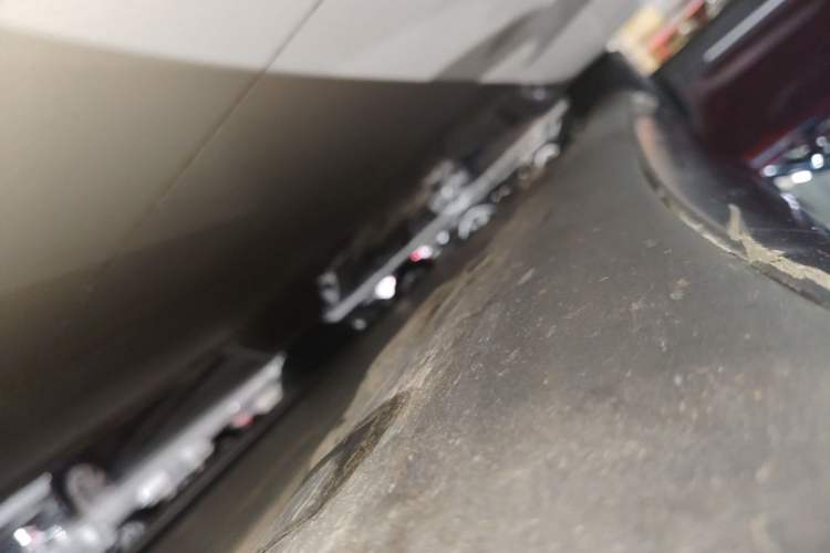 Used Tesla Model 3 2023 Rear-Wheel-Drive Version Right Side Sill
