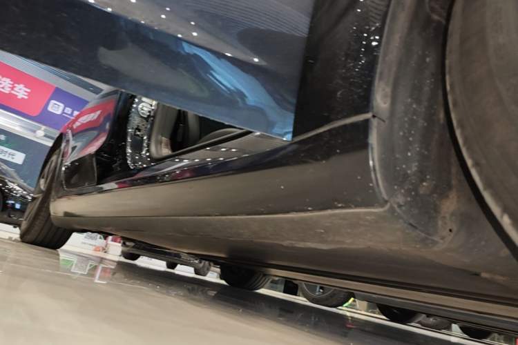 Used Tesla Model 3 2023 Rear-Wheel-Drive Version Right Side Sill