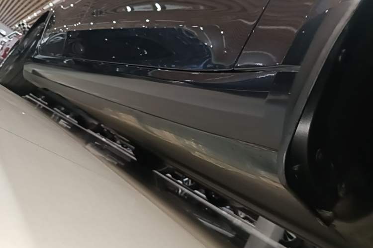 Used Tesla Model 3 2023 Rear-Wheel-Drive Version Right Side Sill