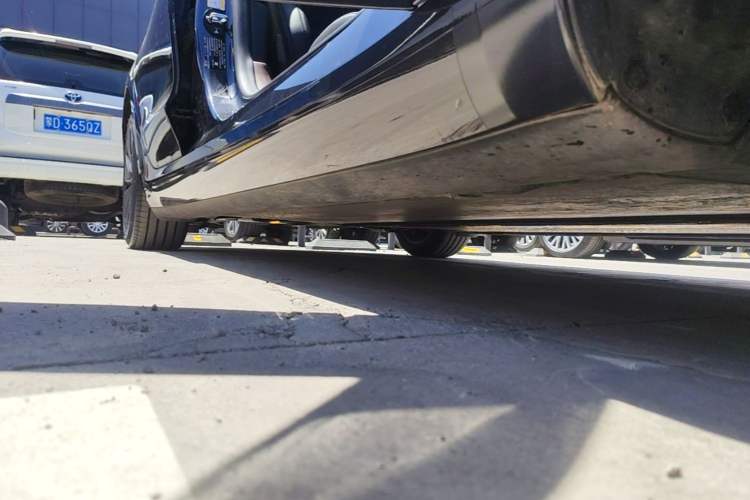 Used Tesla Model 3 2023 Rear-Wheel-Drive Version Right Side Sill