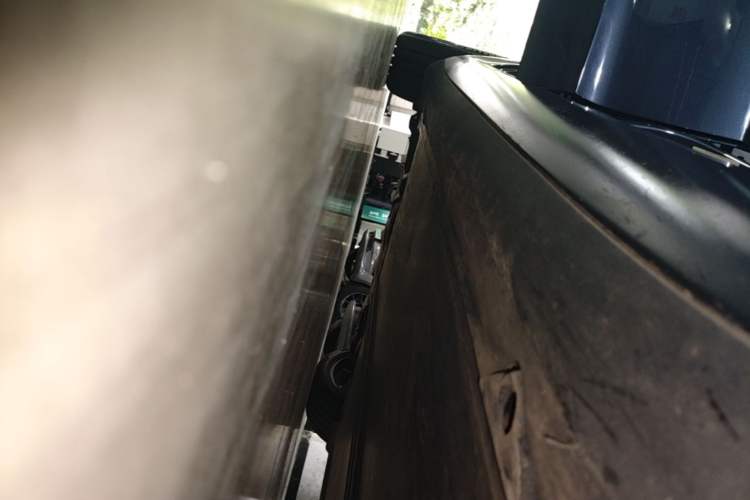 Used Tesla Model 3 2023 Long-Range All-Wheel-Drive Version Right Side Sill