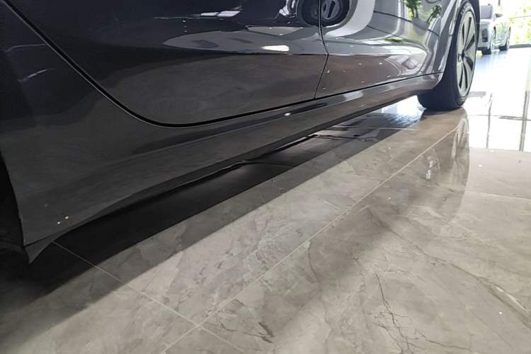 Used Tesla Model 3 2023 Rear-Wheel-Drive Version Right Side Sill