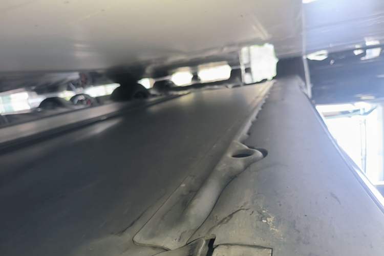 Used Tesla Model 3 2023 Long-Range All-Wheel-Drive Version Right Side Sill