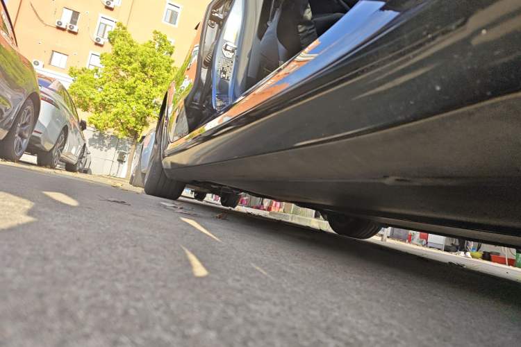 Used Tesla Model 3 2023 Rear-Wheel-Drive Version Right Side Sill
