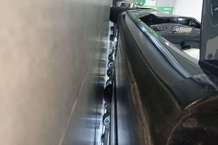 Used Tesla Model 3 2023 Rear-Wheel-Drive Version Right Side Sill