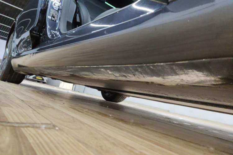 Used Tesla Model 3 2023 Rear-Wheel-Drive Version Right Side Sill