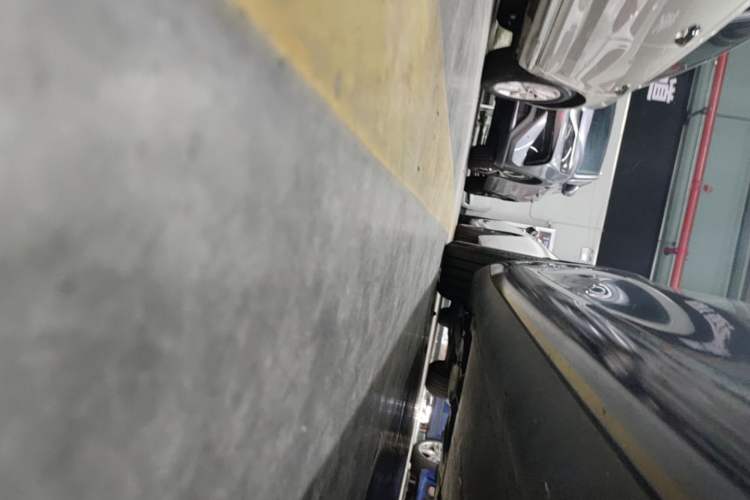 Used Tesla Model 3 2023 Rear-Wheel-Drive Version Right Side Sill