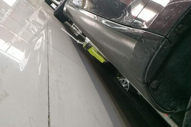 Used Tesla Model 3 2023 Rear-Wheel-Drive Version Right Side Sill
