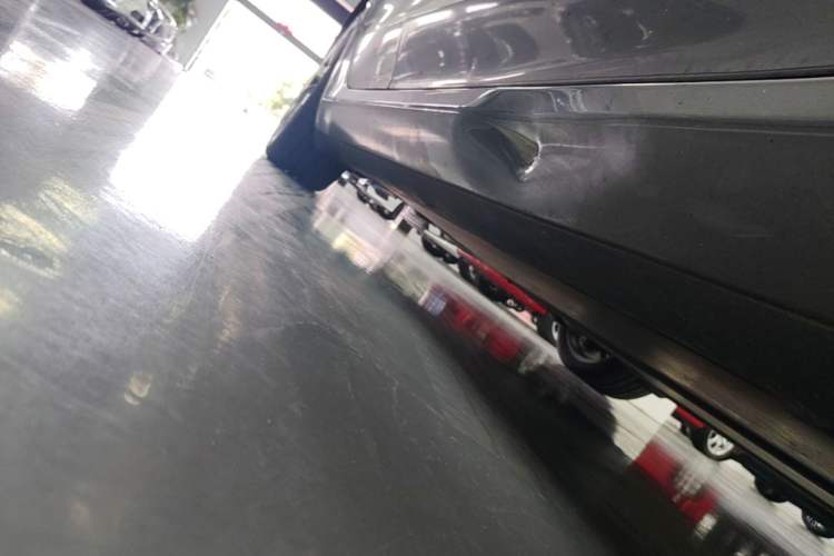 Used Tesla Model 3 2023 Long-Range All-Wheel-Drive Version Right Side Sill
