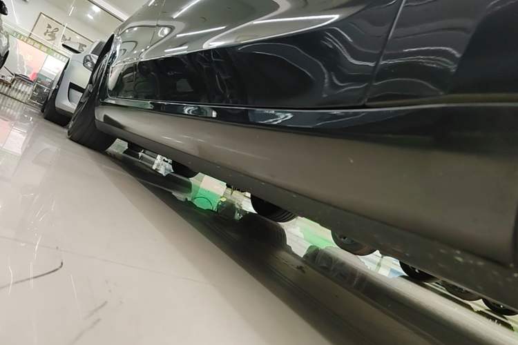 Used Tesla Model 3 2023 Rear-Wheel-Drive Version Right Side Sill