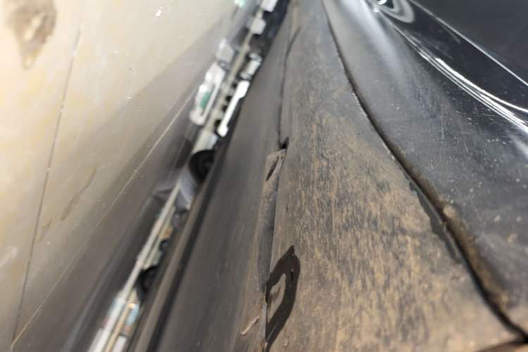 Used Tesla Model 3 2023 Rear-Wheel-Drive Version Right Side Sill
