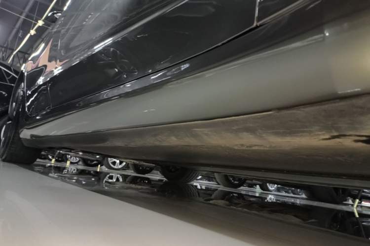 Used Tesla Model 3 2023 Rear-Wheel-Drive Version Right Side Sill