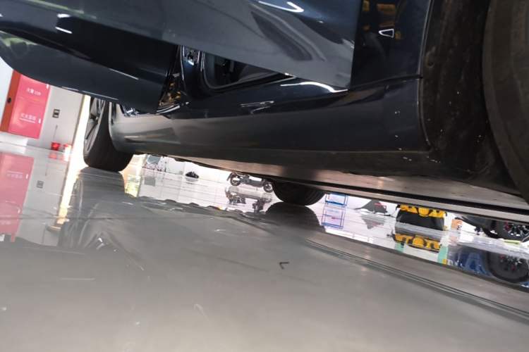 Used Tesla Model 3 2023 Rear-Wheel-Drive Version Right Side Sill