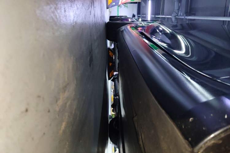 Used Tesla Model 3 2023 Long-Range All-Wheel-Drive Version Right Side Sill