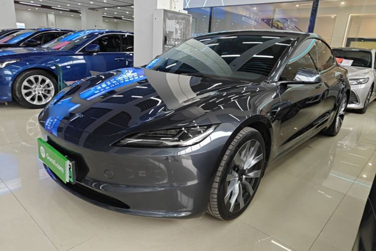 Tesla Model 3 2023 Long-Range All-Wheel-Drive Version