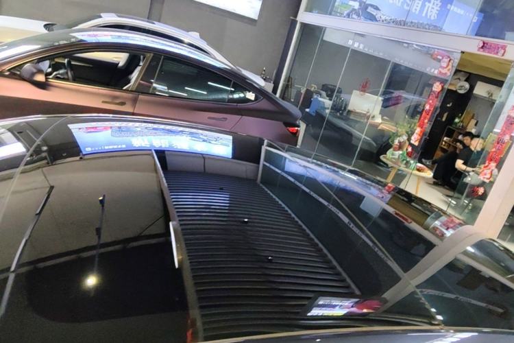 Used Tesla Model 3 2023 Rear-Wheel-Drive Version Roof