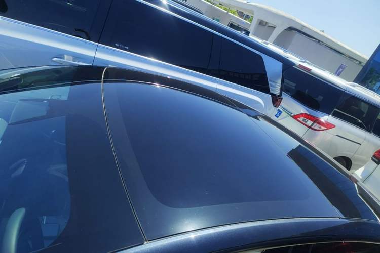 Used Tesla Model 3 2023 Rear-Wheel-Drive Version Roof